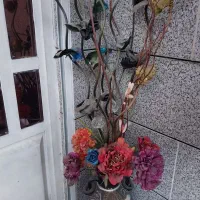 گل مصنوعی و گلدان