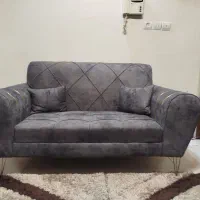 مبل راحتی ۵ نفره نو میباشد با گارانتی.