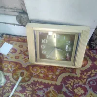 سلام ی عدد ساعت دیواری وی جفت کفش به فروش میرسد