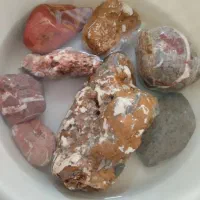 سـنــگ زیبا