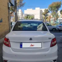 ساینا سفید مدل۹۶ بیرنگ|خودرو سواری و وانت|اراک, |دیوار