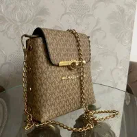 کیف زنونه شیک|کیف، کفش، کمربند|رشت, منظریه|دیوار