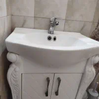 روشویی با شیر وآینه