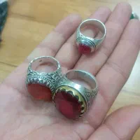 تعدادی انگشتر نقره کار دست