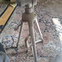سه پایه دوربین در حد نو