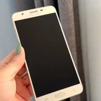 گوشی سامسونگ. J7