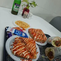 شاگرد اشنا به موتور برای فست فود زیر ۲۰ سال