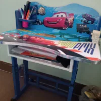 میز و صندلی طرح مک کویین