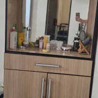 جاکفشی و میز ارایشی