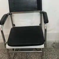 ویلچر مخصوص حمام افراد بیمار یا سالمند