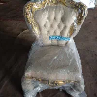 هست عدد صندلی چوب گردو