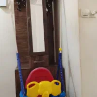 یک تاب کودک در حدنو