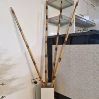 نی بامبو مصنوعی و گلدان