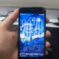 ایفون se 2020