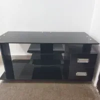 زیر تلویزیون تمیز