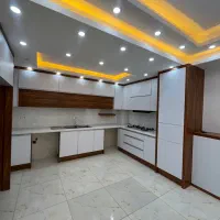 ۱۰۰متر/بسیار خوش ساخت/طبقه سوم/فول امکانات