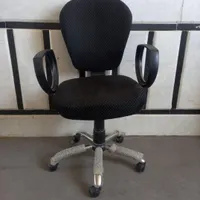 صندلی چرخشی جک دار وچرخ دار