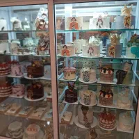 نیازمند فروشنده قنادی