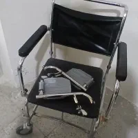ویلچر حمام و دستشویی
