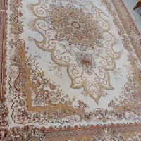 یک تخته فرش ۹متری کرم رنگ سالم وتمیز