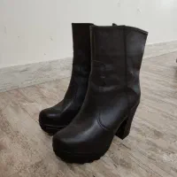 چکمه زنانه سایز38 سالم