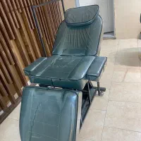 سه عدد تخت مژه و تخت فیشیال به فروش می‌رسد