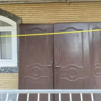 در ، درب اتاقی و حجاب