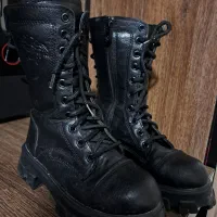 بوت دخترانه