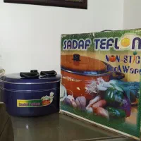 قابلمه تفلون سایز ۴۲ کاملا نو