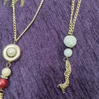 تعدادی گردنبندلباس|بدلیجات|رشت, رشتیان|دیوار