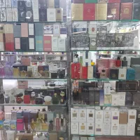 استخدام فروشنده و همکار در فروشگاه عطر و ادکلن|استخدام بازاریابی و فروش|تهران, صادقیه|دیوار