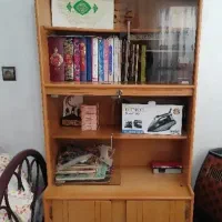 ویترین و کتابخانه