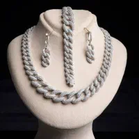 تنهادرخشش چهره‌ی شمارادوچندان می‌کندسرویس نقره طلا