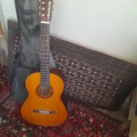 گیتار یاماها c70