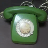 تلفن و ساعت قدیمی