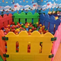 استخر توپ کودک