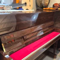 پیانو Yamaha Walnut  صدای وقار و زمان