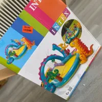 تعدادی وسایل خانه بازی کودک و دکوری