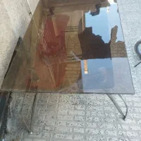میز شیشه‌ای