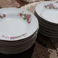 ۱۲بشقاب برنج خوری و۱۸ خورشت خوری گل سرخی قدیمی