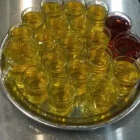 سری زن و کارگر چایخانه