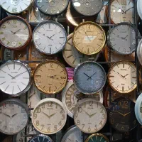 ساعت دیواری