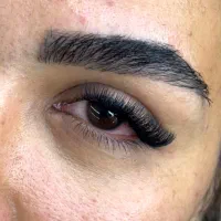 متخصص اکستنشن مژه لیفت و لمینت