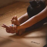 کلاس های یوگا به صورت آنلاین و حضوری