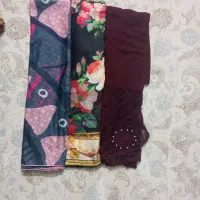 دو عدد روسری و یک عدد شال