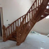 پله چوبی ، معلق، گرد، فرانسوی