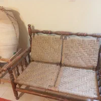 کوزه و صندلی نشیمن شمالی دو نفره و دو عدد پشتی
