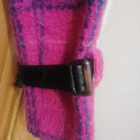 پالتو|لباس|شاهین‌شهر, اقبال لاهوری|دیوار