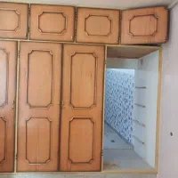 درب اتاقی و کمد دیواری با چهار چوب