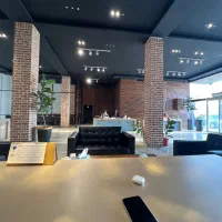 مشاور جذب املاک خانم